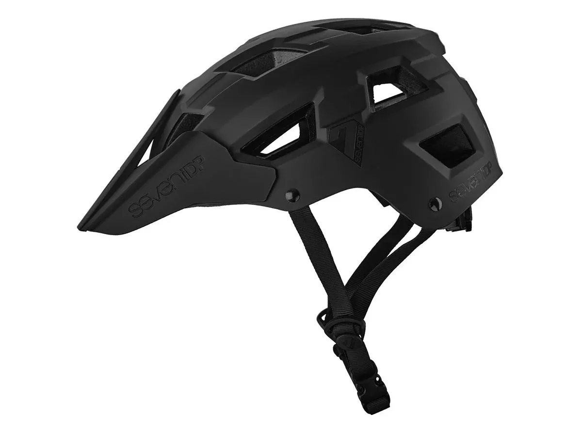 7 iDP M5 MTB Helmet – Black