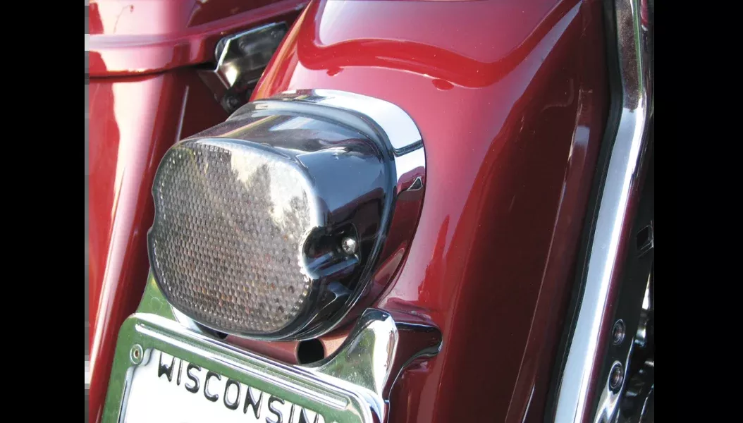 Drag LED Smoke Low Profile Bottom Tag Light Taillight for Harley Squareback Style 99-22